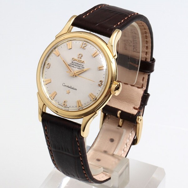 Antike Uhr (Differenzbesteuerung nach §25a, Attribut: Bild img_alt_n)